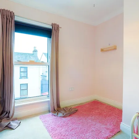 3-bed House In Centre بيت للعطل *