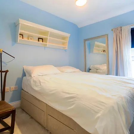 3-bed House In Centre بيت للعطل