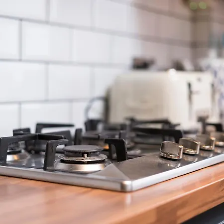 3-bed House In Centre *