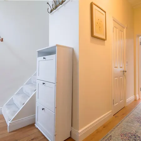 بيت للعطل 3-bed House In Centre دبلن