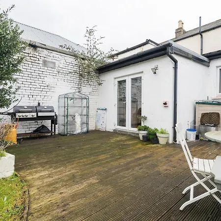 بيت للعطل 3-bed House In Centre *