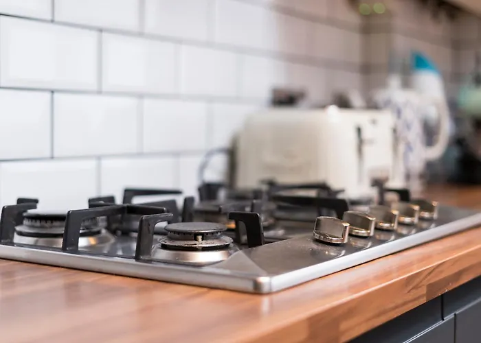 3-bed House In Centre *