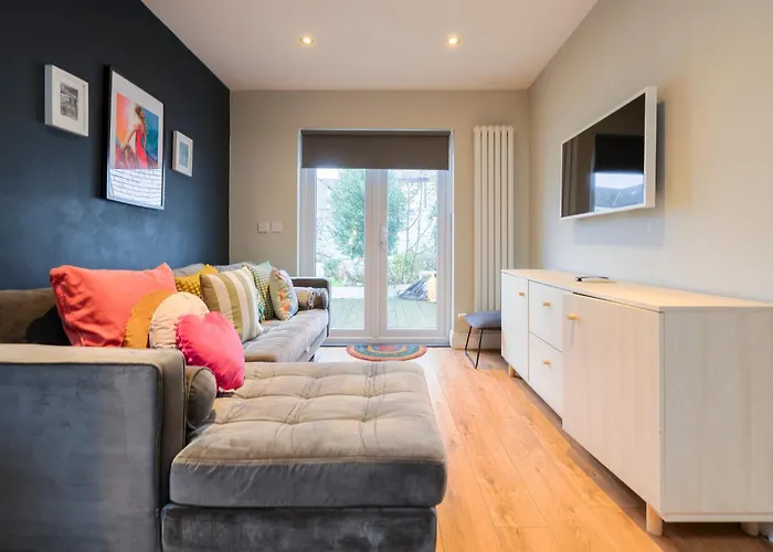 3-bed House In Centre