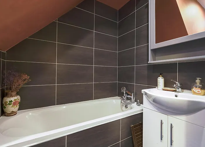 Tatil Evi 3-bed House In Centre *