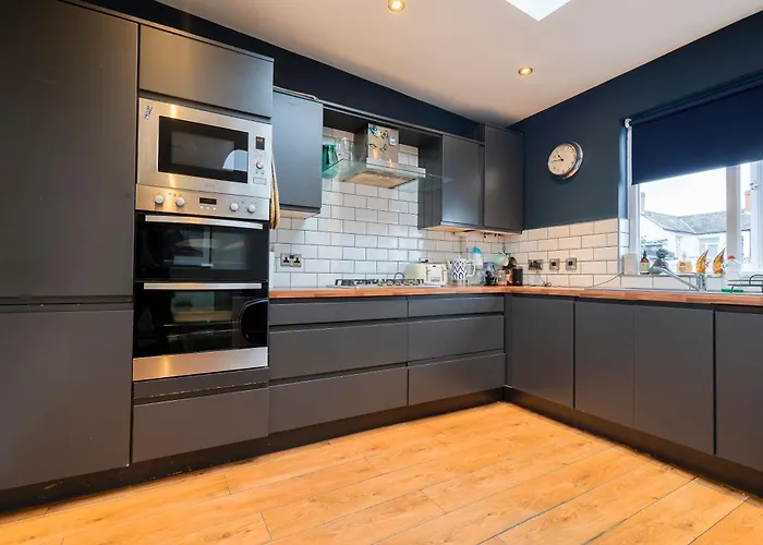 3-bed House In Centre Feriehus