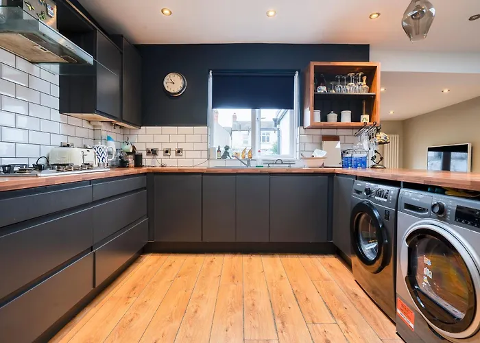 3-bed House In Centre